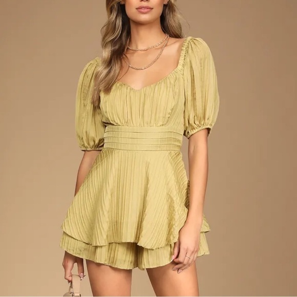 Lulu’s Tiers to You and I Lime Green Tiered Skort Romper Large - Picture 1 of 9